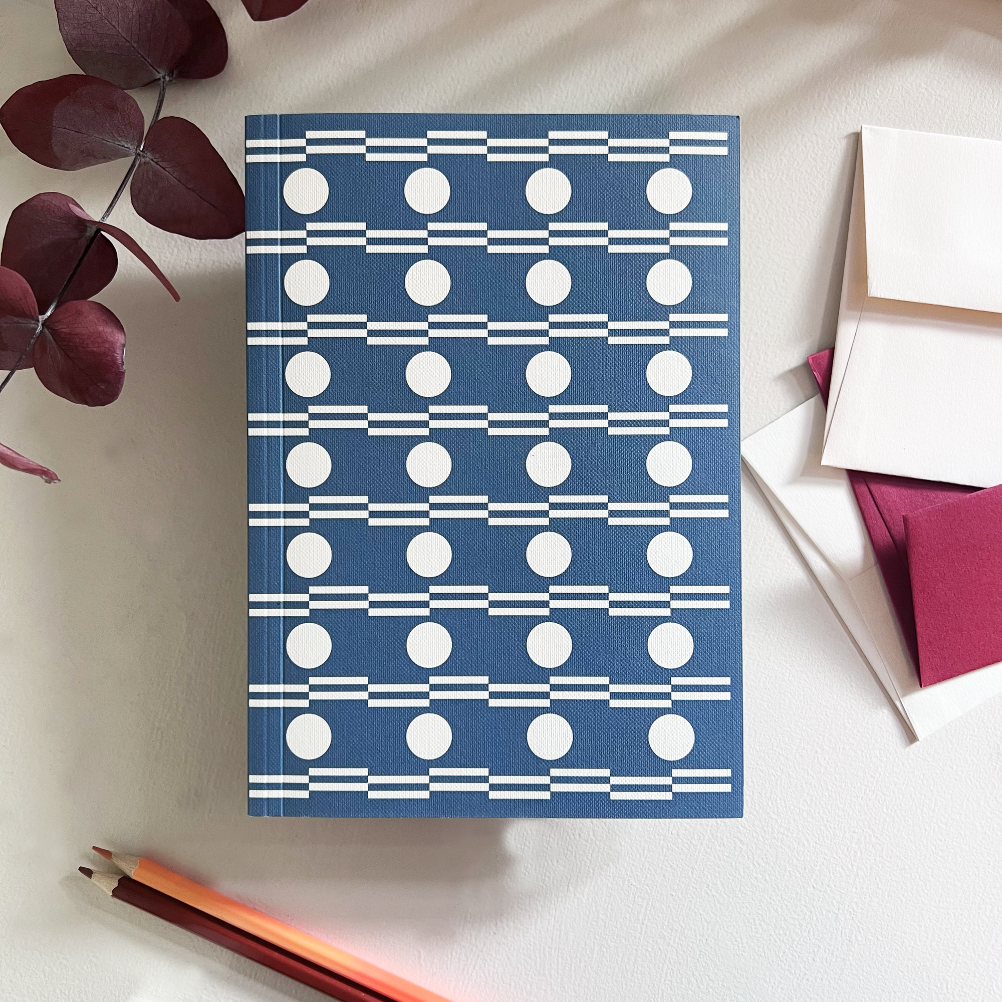 notebook_blue_circles_plain_pages